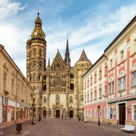 Alzbetina 15 - Dream Apartman Košice Exteriör bild